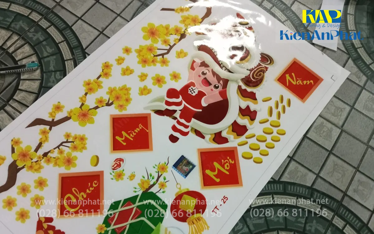 In decal bế từng sticker dán kính trang trí