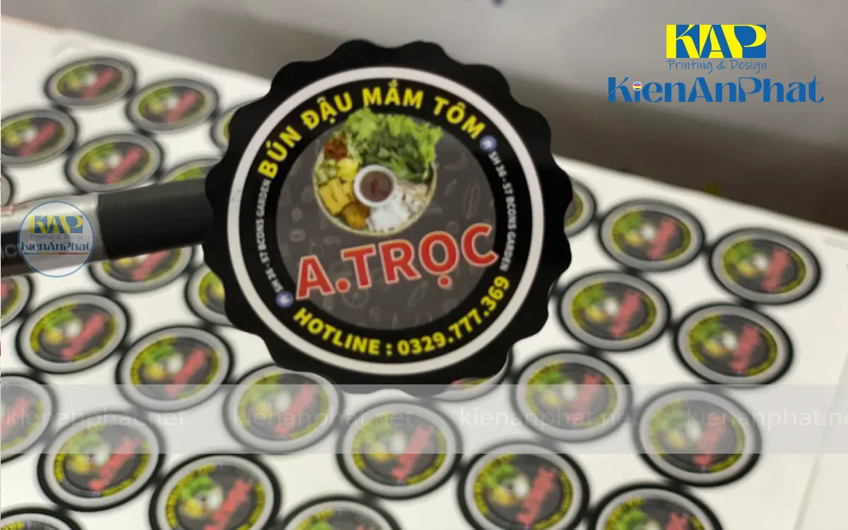In decal theo yêu cầu bằng chất liệu decal giấy làm sticker dán