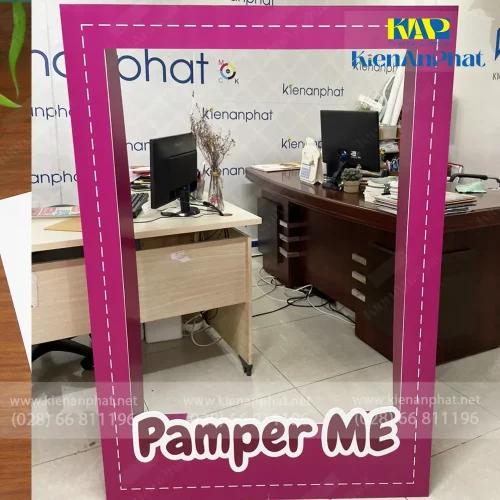 In standee hình người, standee mô hình tại hcm