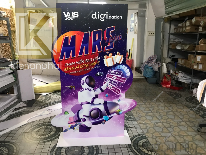 standee mô hình