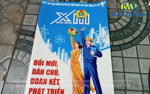 In decal lấy liền khổ lớn làm poster quảng cáo
