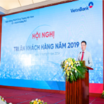 Tìm hiểu về backdrop hội nghị tại Việt Nam