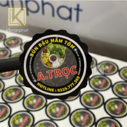 Decal giấy là gì? Tìm hiểu chất liệu in decal giấy tại in Kiến An Phát