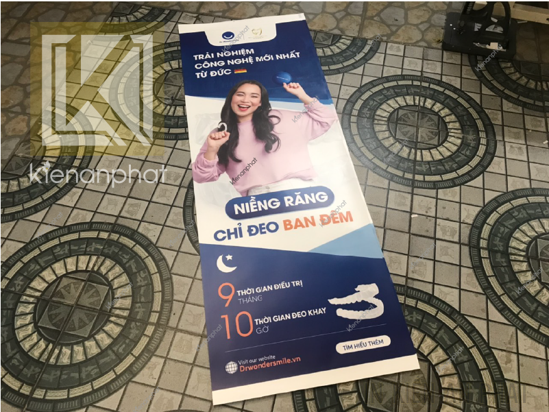 Poster Standee Cuốn là gì và lưu ý khi sử dụng!