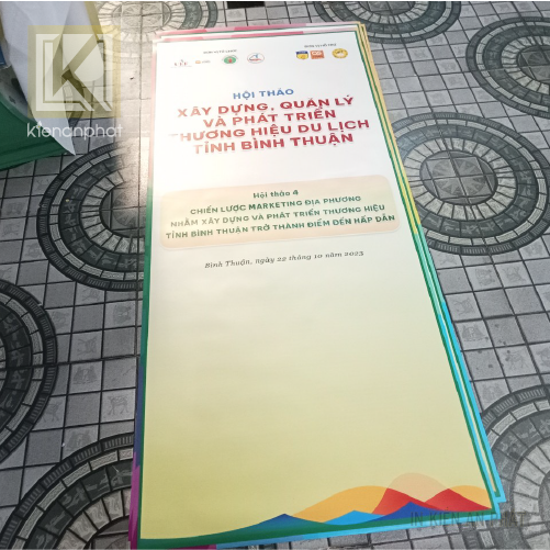 Tìm hiểu về standee hội thảo và hội nghị cùng in Kiến An Phát