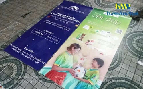 In poster pp làm standee